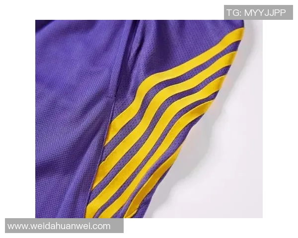 NFL球星短袖足球装备新趋势 引领运动时尚与功能性结合的潮流