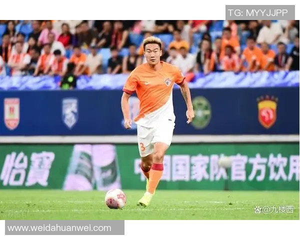 让球迷愤怒的中国足球明星：背离球队精神的行为引发热议